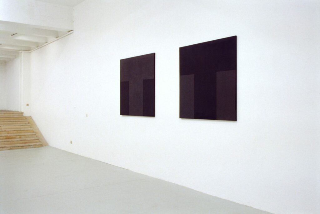 peinture monochrome ou presque noir