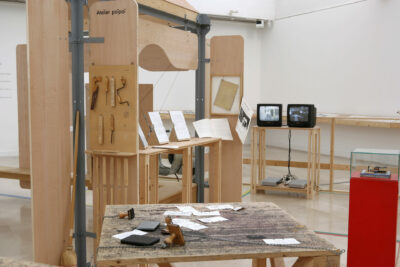 Installation, bois, jouet, archives