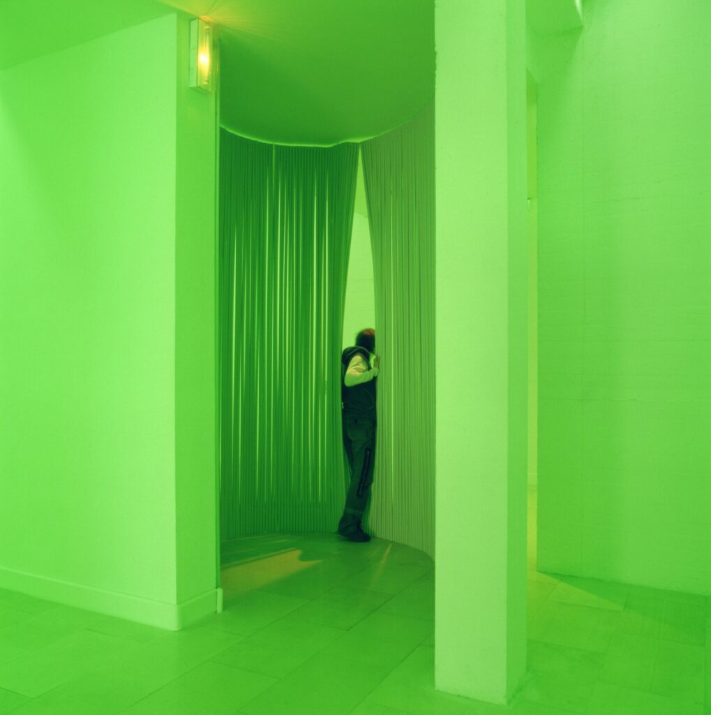 rideau en tubes pvc souples, éclairage vert